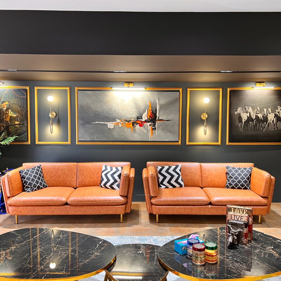 PRIVATE LOUNGE
